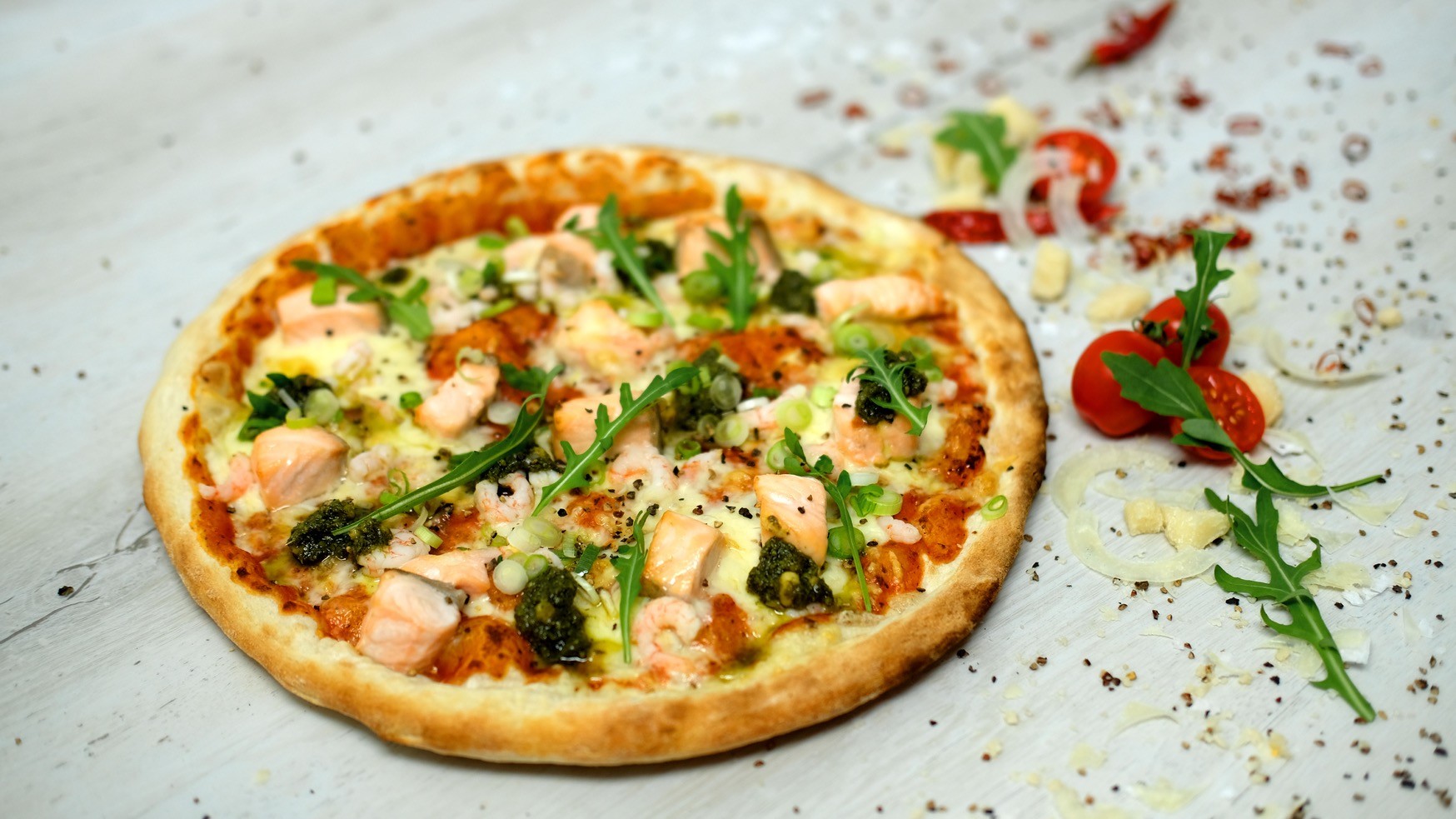 Pizza Salmone e Pesto di Basilico